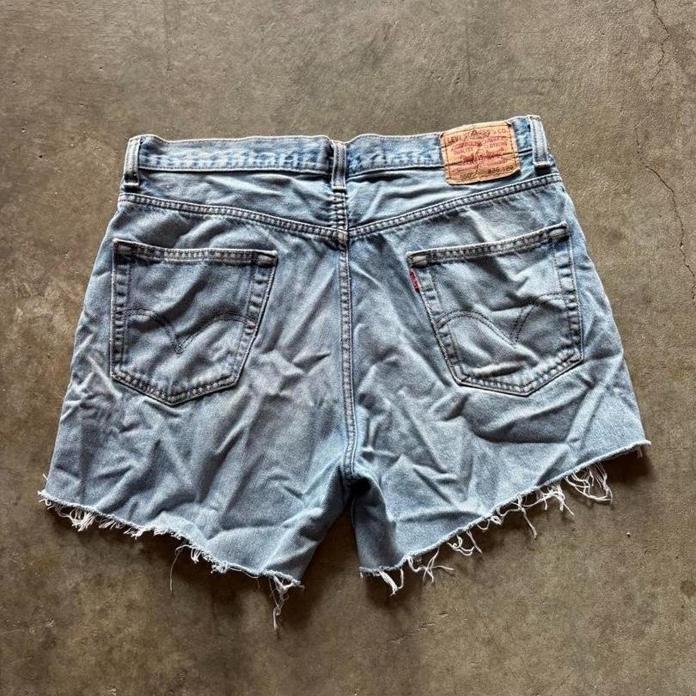 Vintage Levi's 550 blue denim shorts   Size 36"